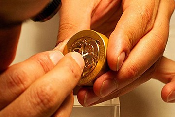 沈阳江诗丹顿表有雾气维修