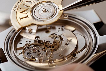 沈阳江诗丹顿手表分针为什么不走了